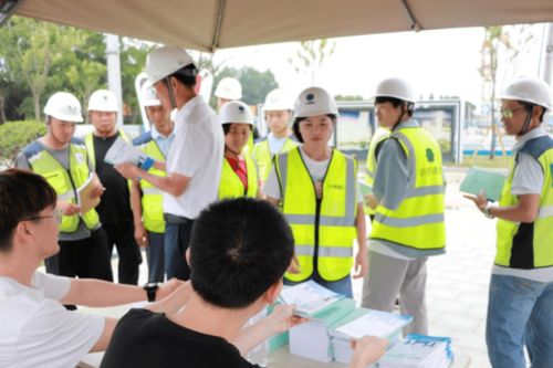 市建设局开展建筑施工领域安全生产宣传咨询活动